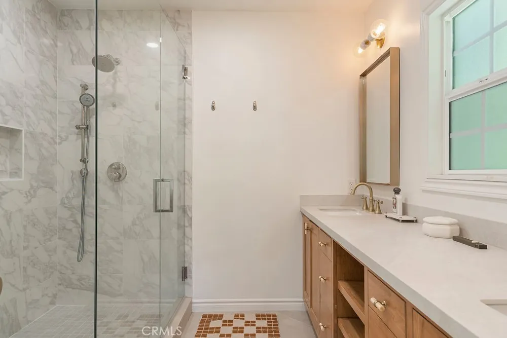 3950 Welland Avenue Los Angeles, CA 90008