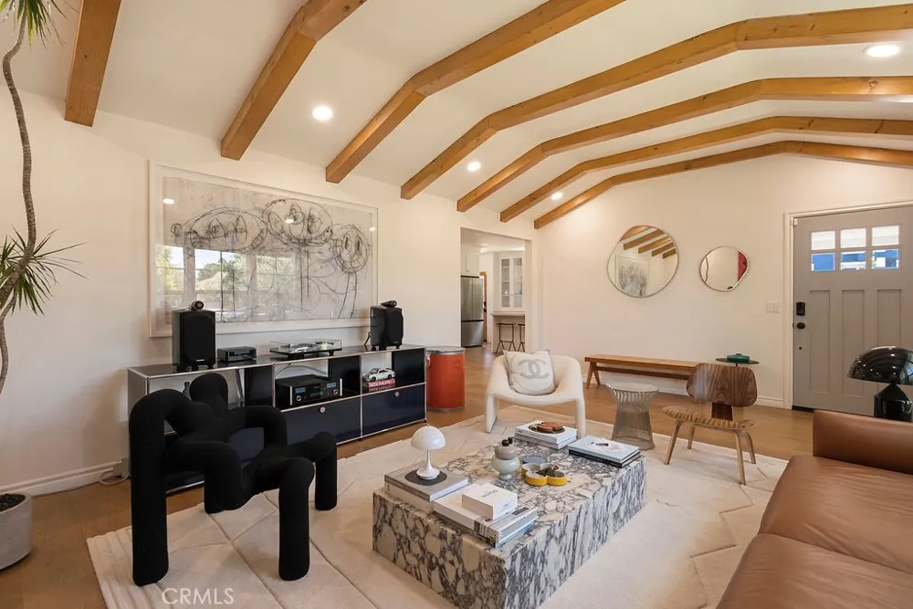 3950 Welland Avenue Los Angeles, CA 90008