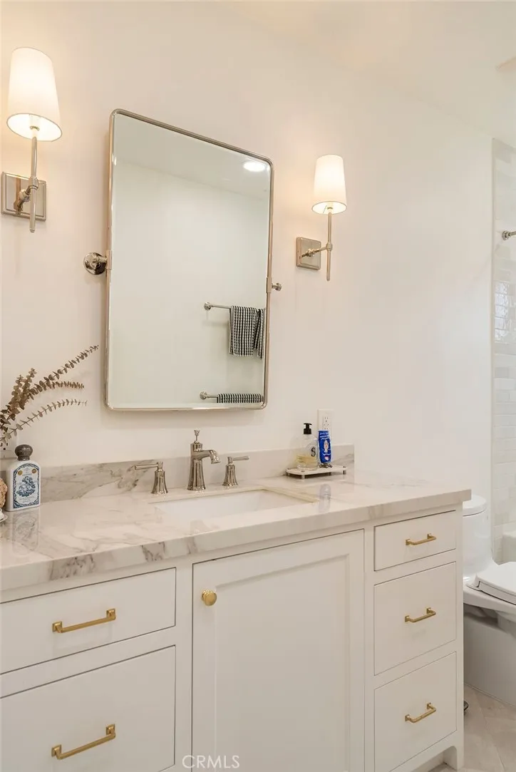 3950 Welland Avenue Los Angeles, CA 90008