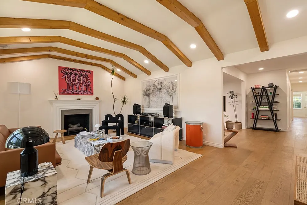 3950 Welland Avenue Los Angeles, CA 90008