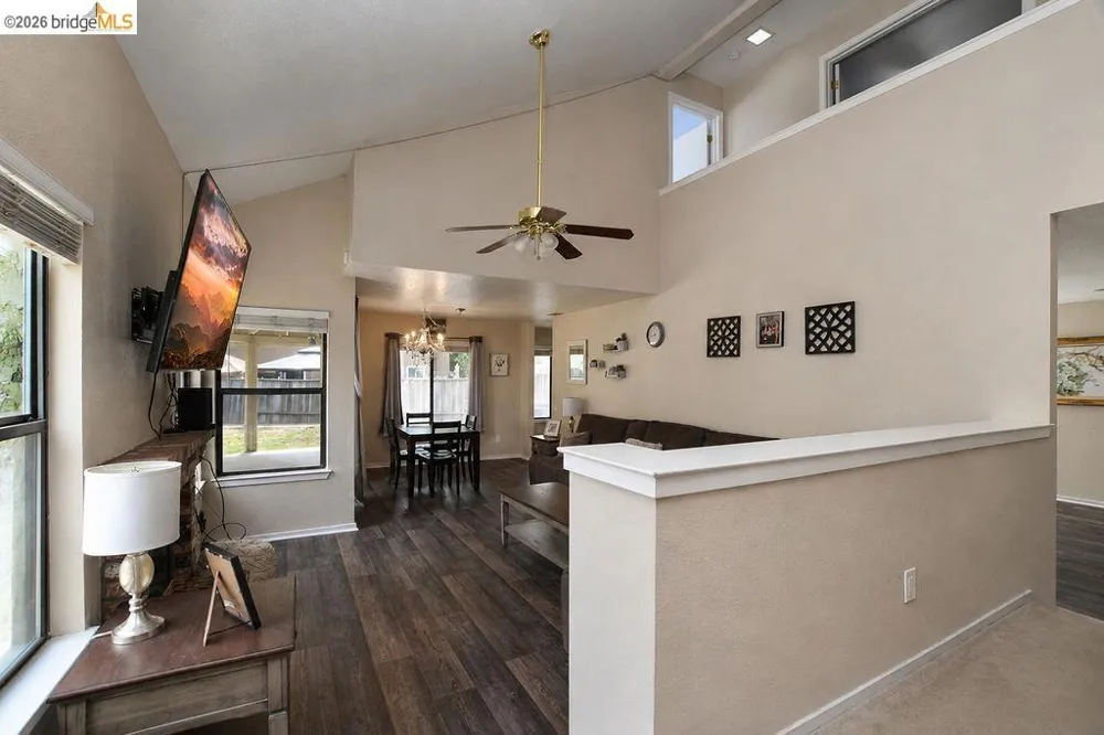 34 Nightingale Ct Oakley, CA 94561