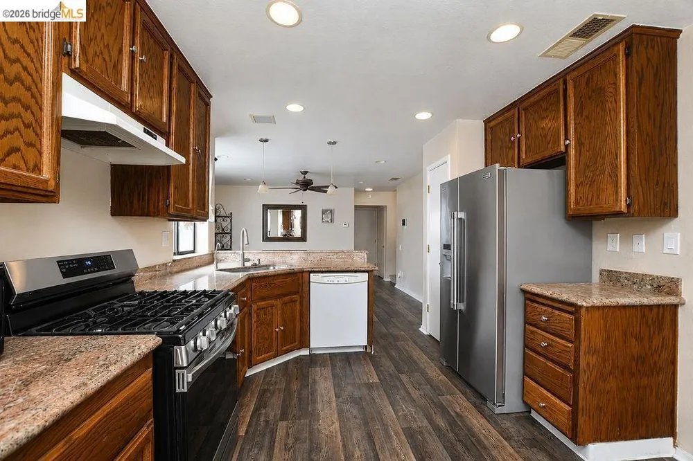 34 Nightingale Ct Oakley, CA 94561