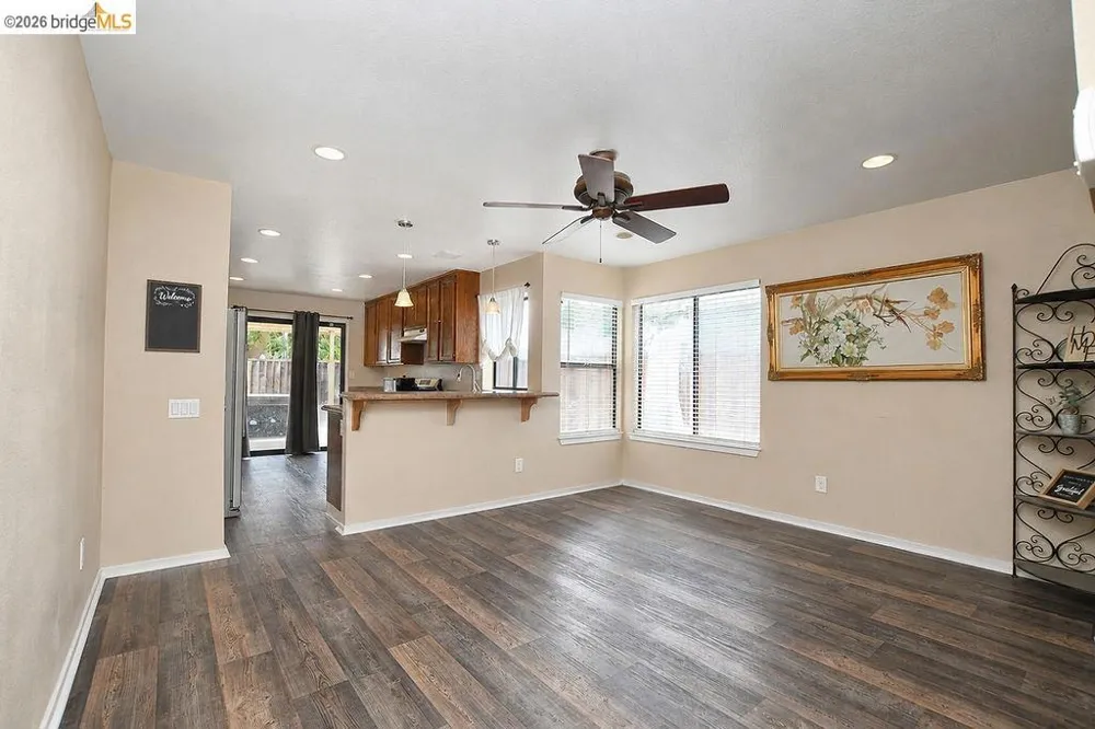 34 Nightingale Ct Oakley, CA 94561