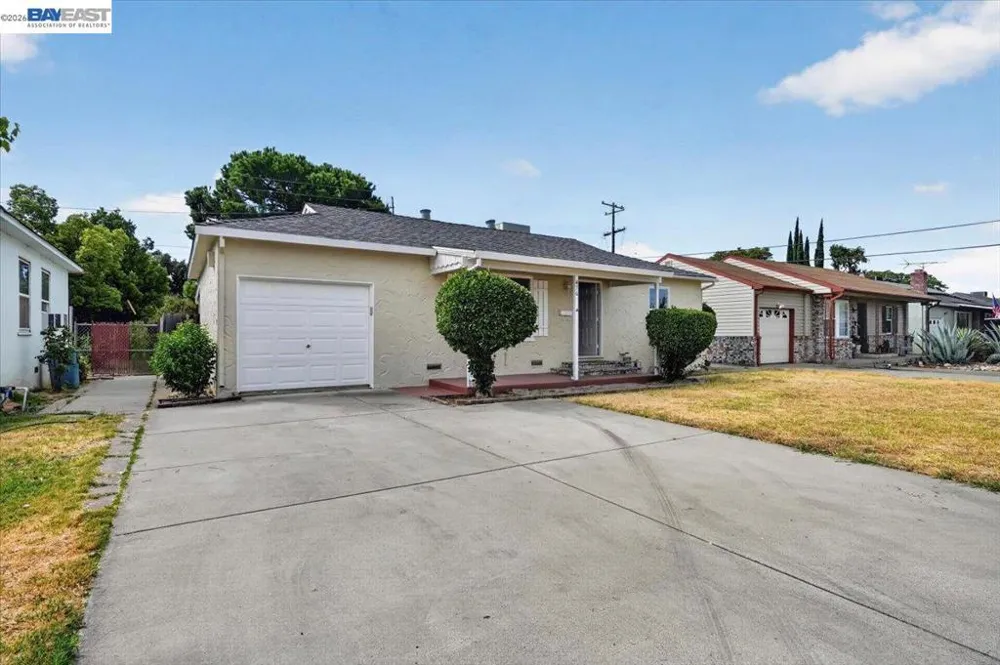 476 E Barrymore St Stockton, CA 95204