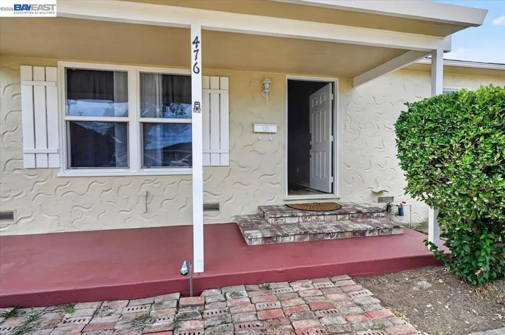 476 E Barrymore St Stockton, CA 95204