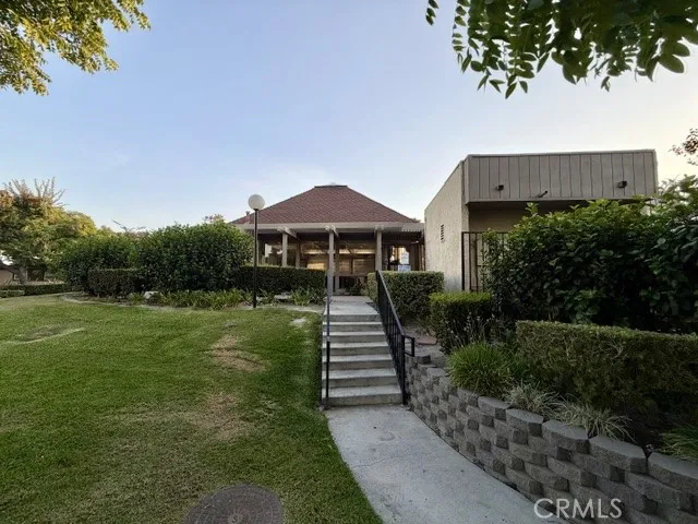 1021 W Lamark Ln Anaheim, CA 92802