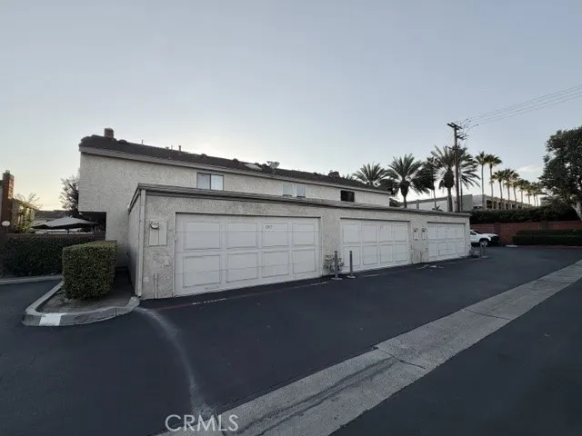 1021 W Lamark Ln Anaheim, CA 92802
