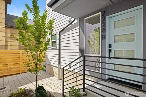 2228 B NW 60th Street