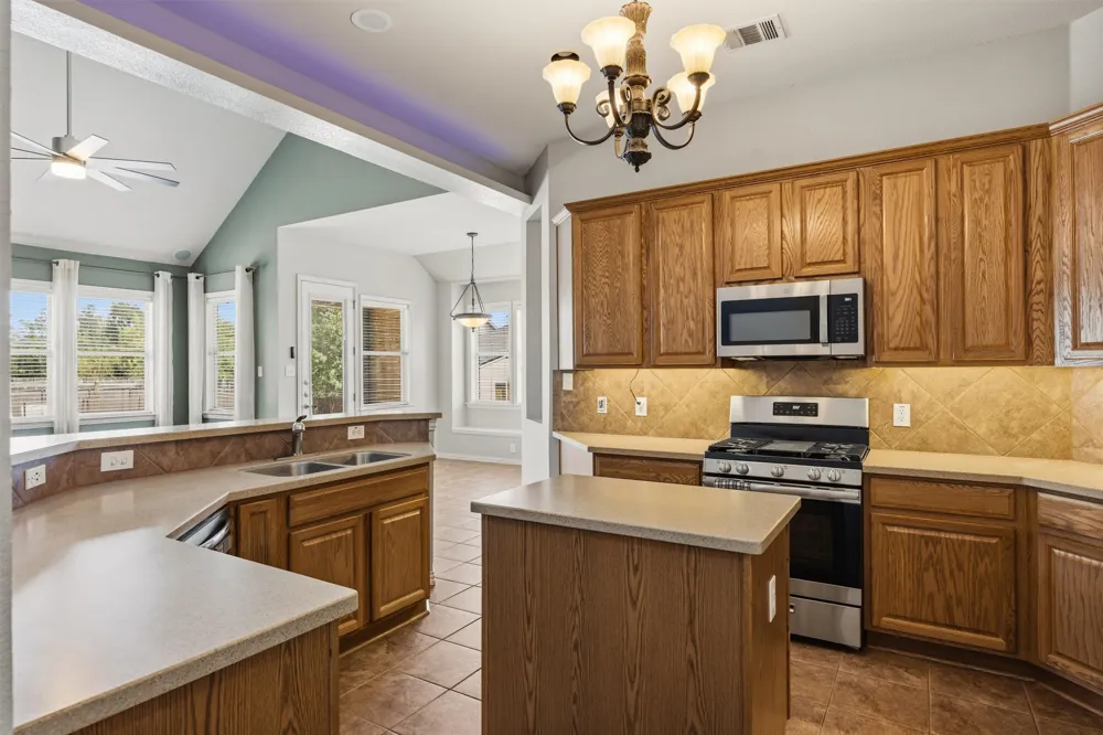 2502 White Stallion Way Leander, TX 78641