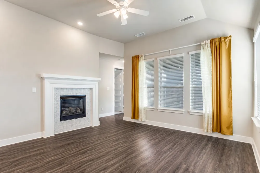 1904 Dappled Grey Avenue Aubrey, TX 76227