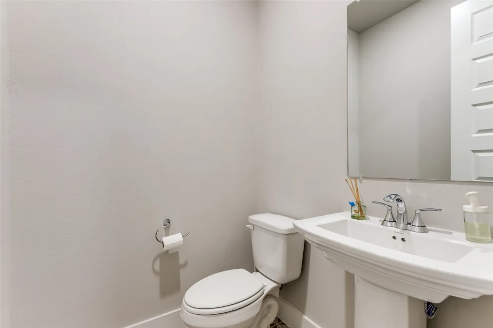 1904 Dappled Grey Avenue Aubrey, TX 76227