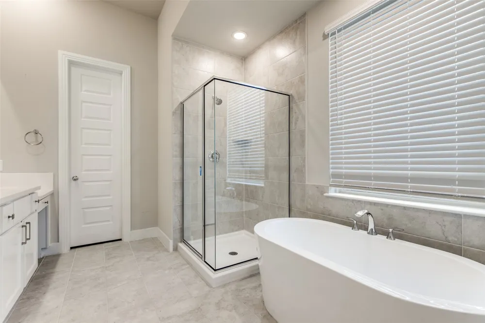 1904 Dappled Grey Avenue Aubrey, TX 76227