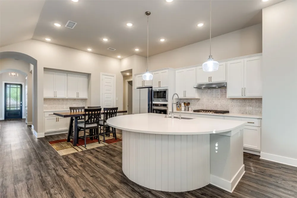 1904 Dappled Grey Avenue Aubrey, TX 76227