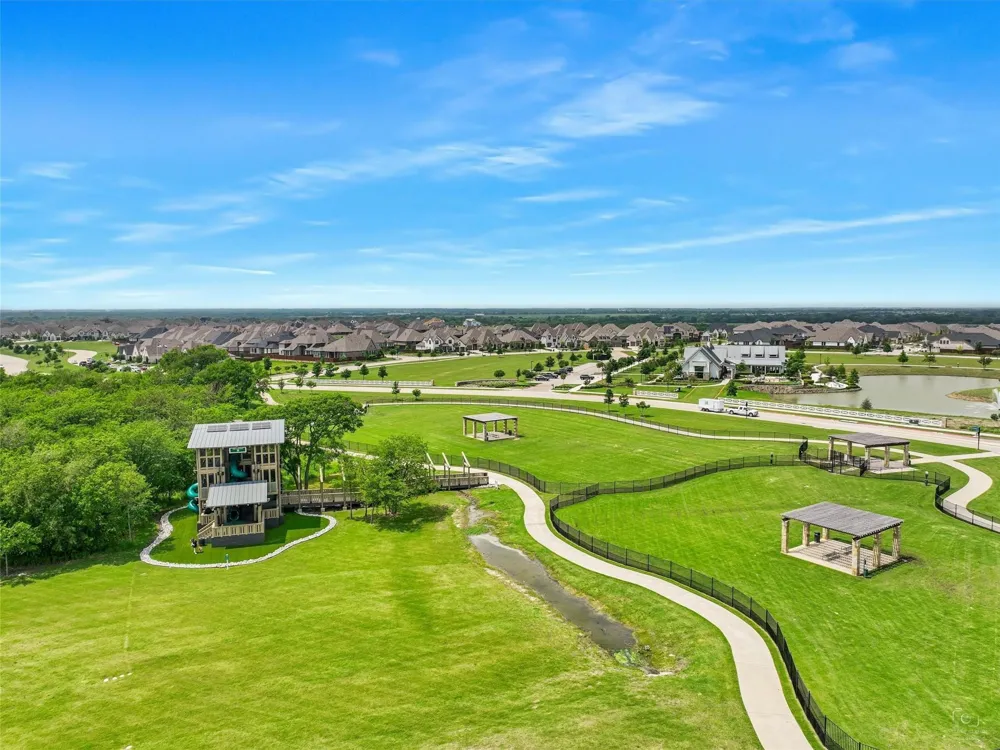 1904 Dappled Grey Avenue Aubrey, TX 76227