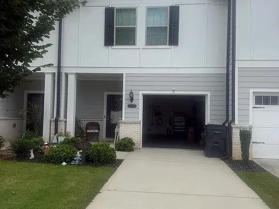 5542 Plain Field Lane Lilburn, GA 30047