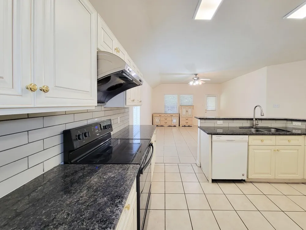 3010 Stonecross Lane Dickinson, TX 77539