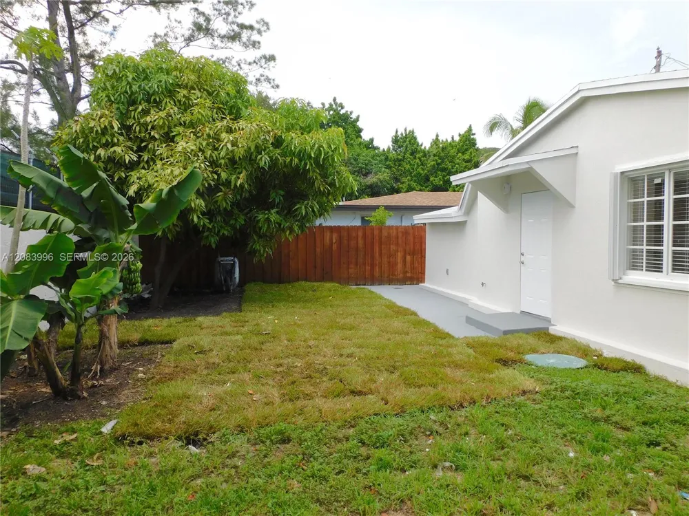 2754 NW 26th St #C Miami, FL 33142