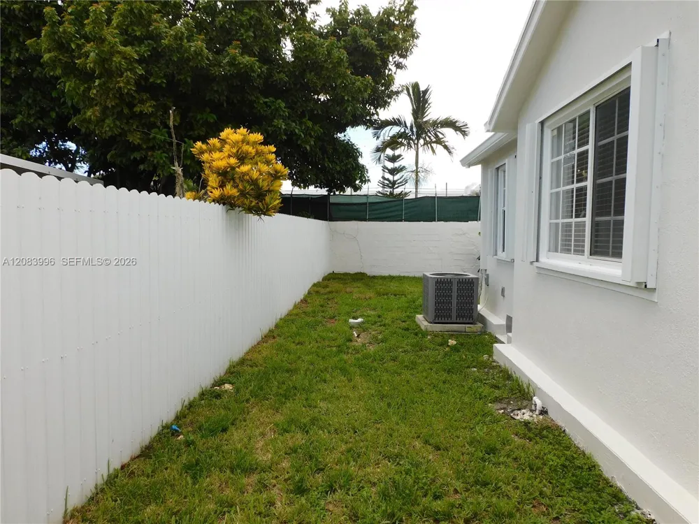 2754 NW 26th St #C Miami, FL 33142