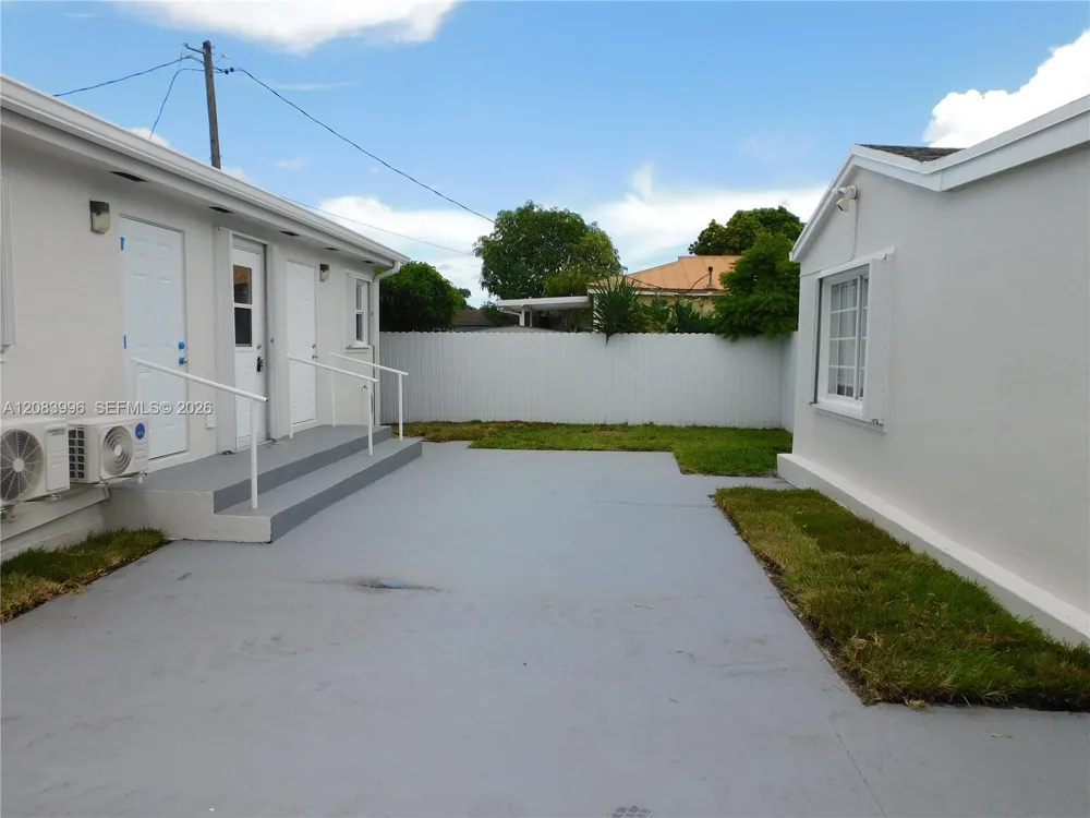 2754 NW 26th St #C Miami, FL 33142
