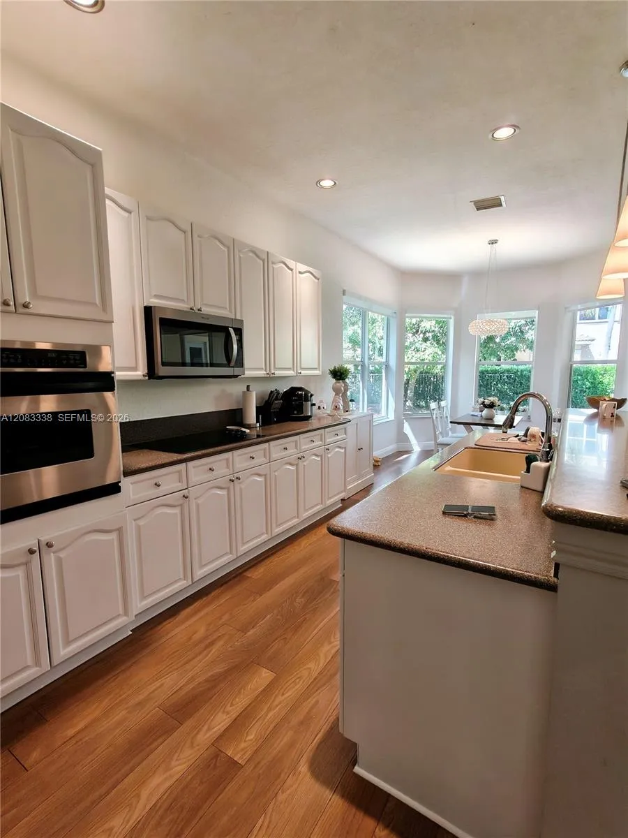 2016 Schooner Ln Weston, FL 33327