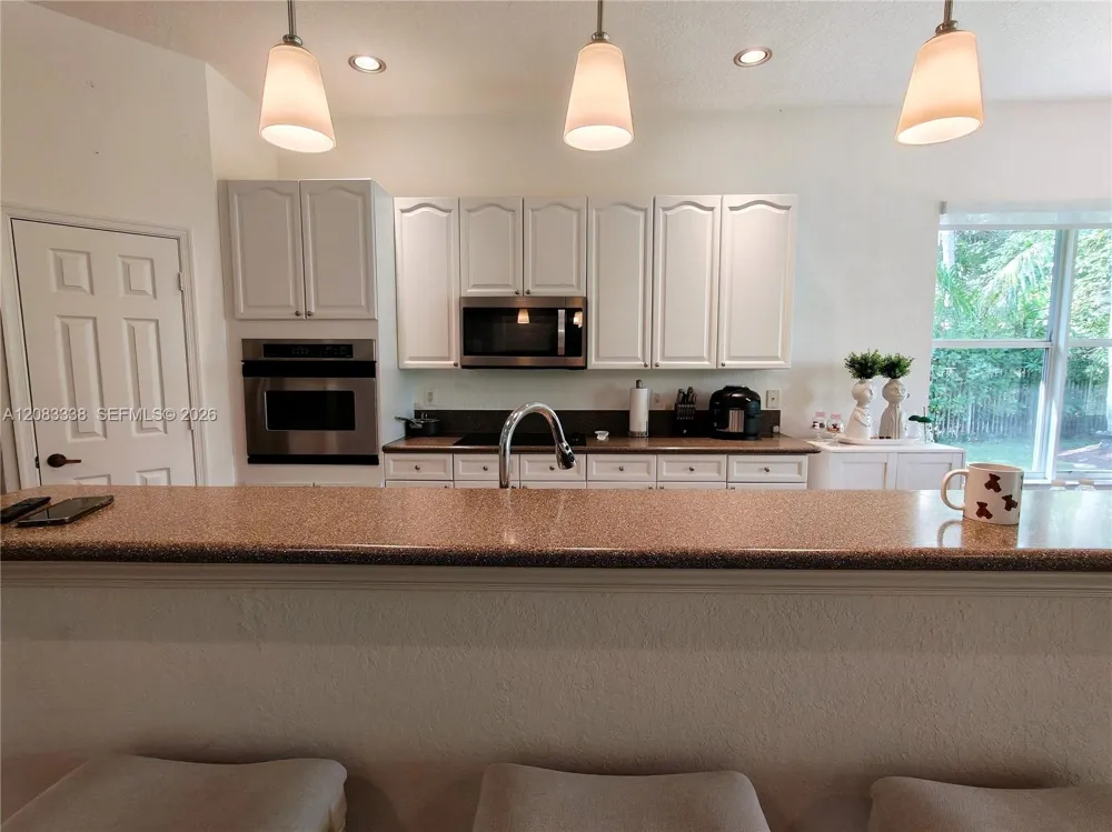 2016 Schooner Ln Weston, FL 33327