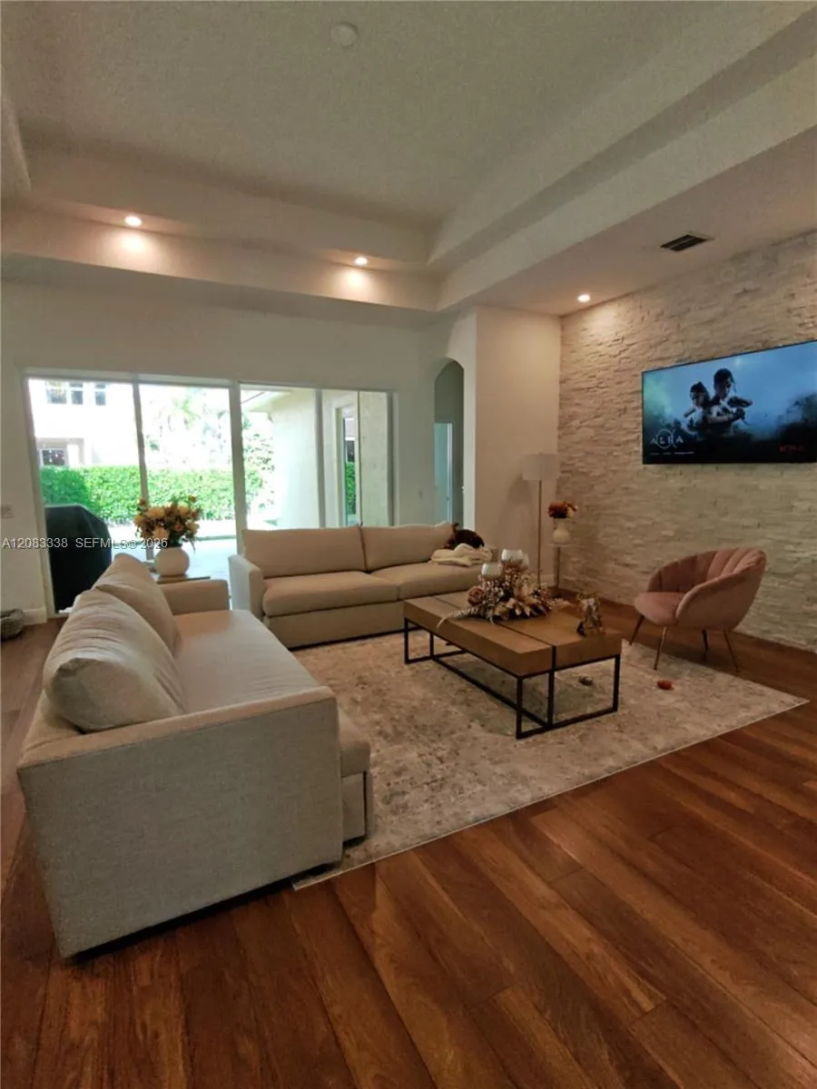 2016 Schooner Ln Weston, FL 33327