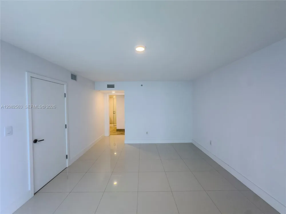 9261 E Bay Harbor Dr #405 Bay Harbor Islands, FL 33154