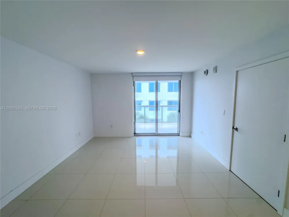 9261 E Bay Harbor Dr #405 Bay Harbor Islands, FL 33154
