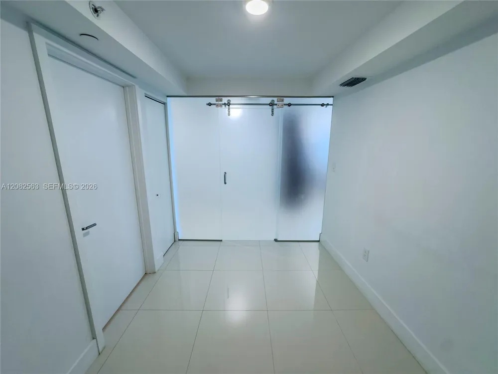 9261 E Bay Harbor Dr #405 Bay Harbor Islands, FL 33154