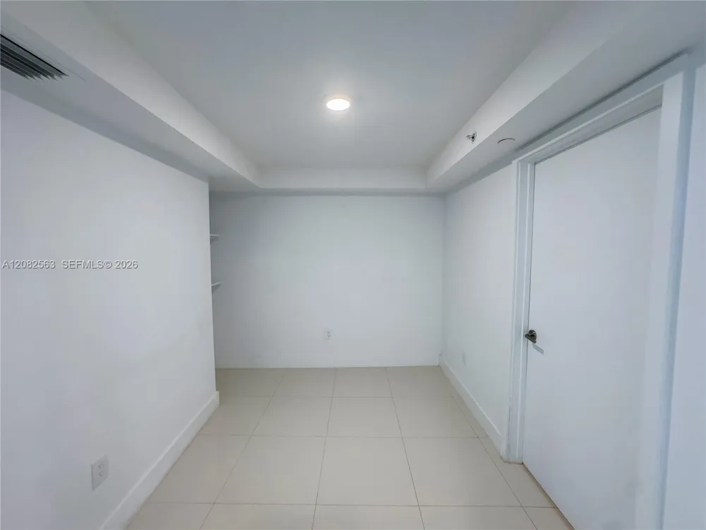 9261 E Bay Harbor Dr #405 Bay Harbor Islands, FL 33154