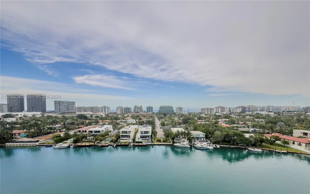 9261 E Bay Harbor Dr #405 Bay Harbor Islands, FL 33154