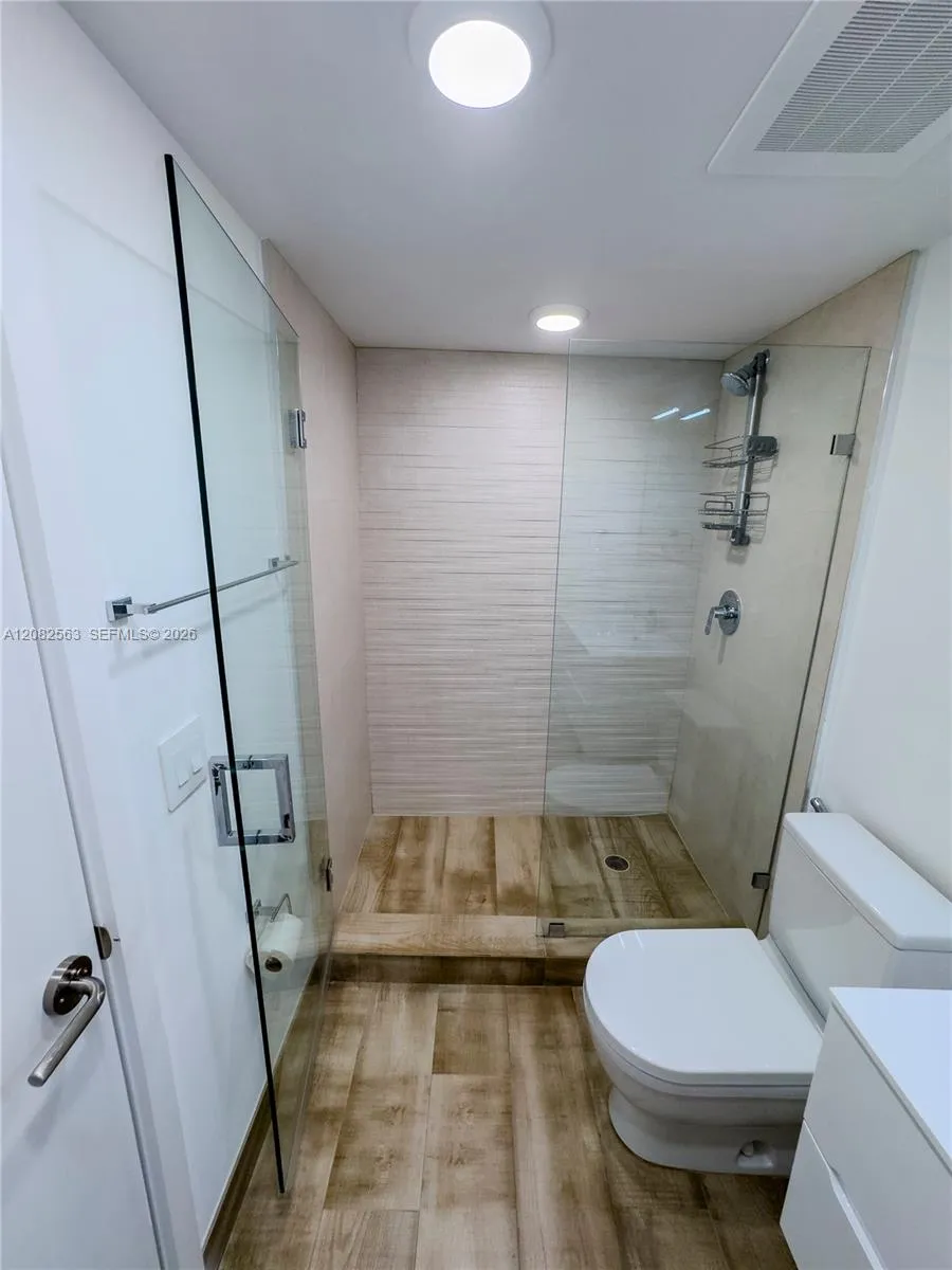 9261 E Bay Harbor Dr #405 Bay Harbor Islands, FL 33154