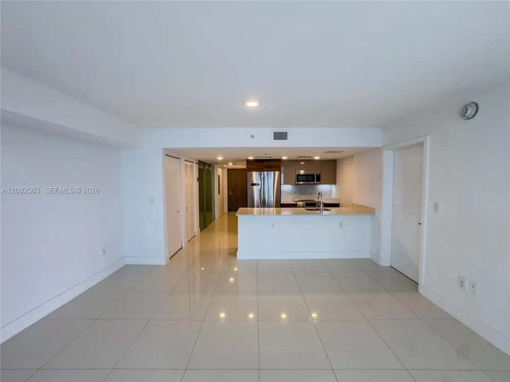 9261 E Bay Harbor Dr #405 Bay Harbor Islands, FL 33154