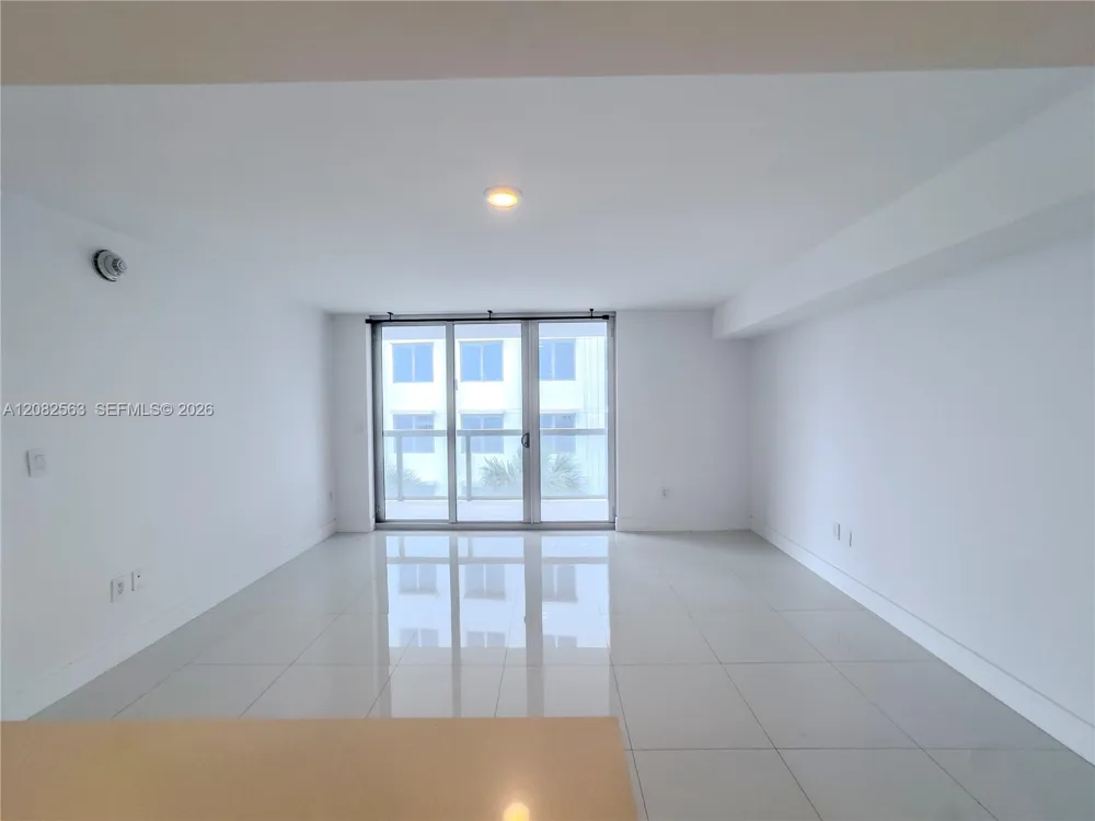 9261 E Bay Harbor Dr #405 Bay Harbor Islands, FL 33154