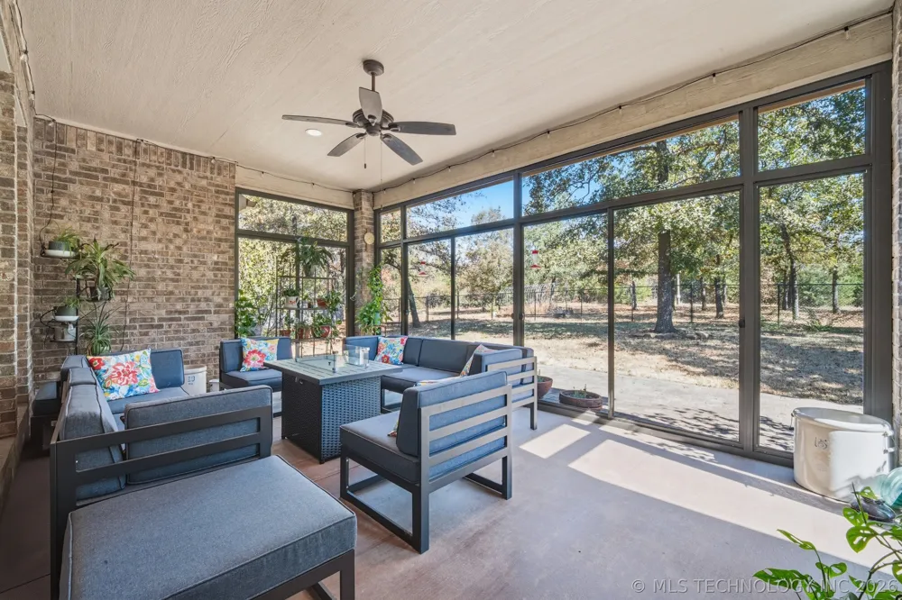 4975 Woodland Drive Skiatook, OK 74070