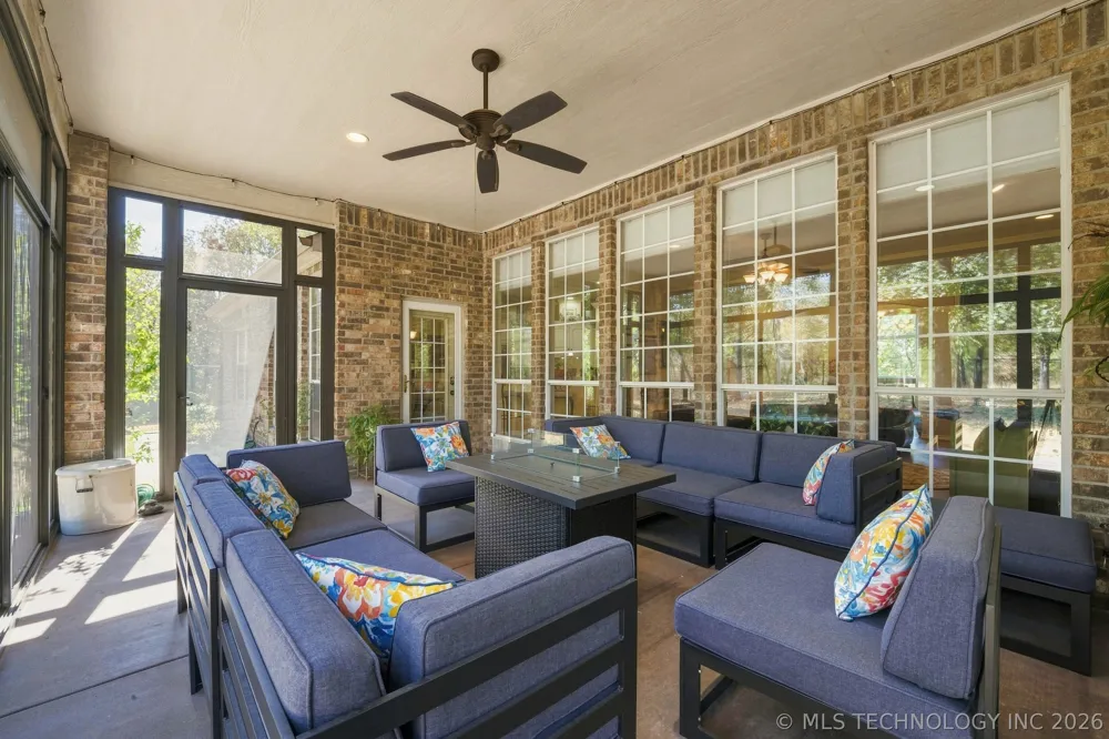 4975 Woodland Drive Skiatook, OK 74070
