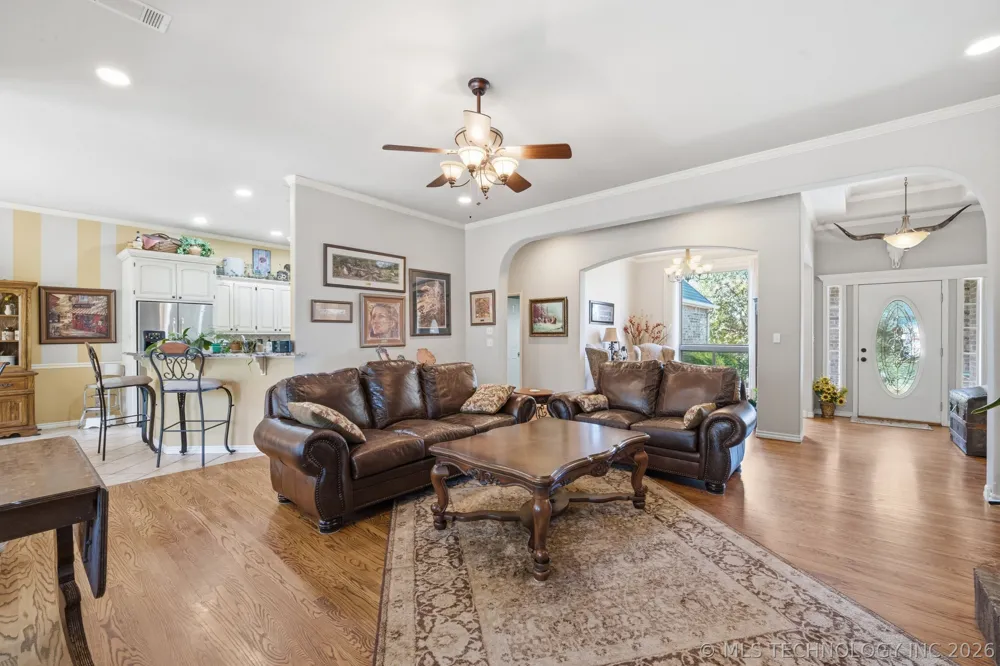 4975 Woodland Drive Skiatook, OK 74070