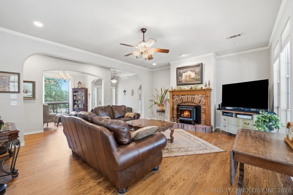 4975 Woodland Drive Skiatook, OK 74070