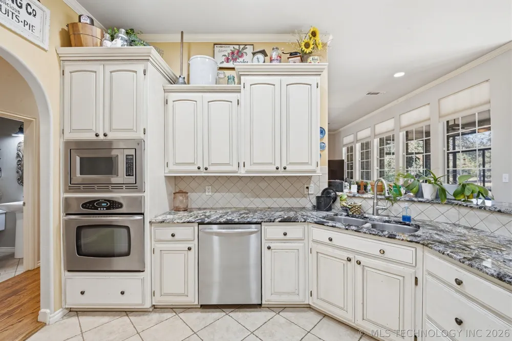 4975 Woodland Drive Skiatook, OK 74070