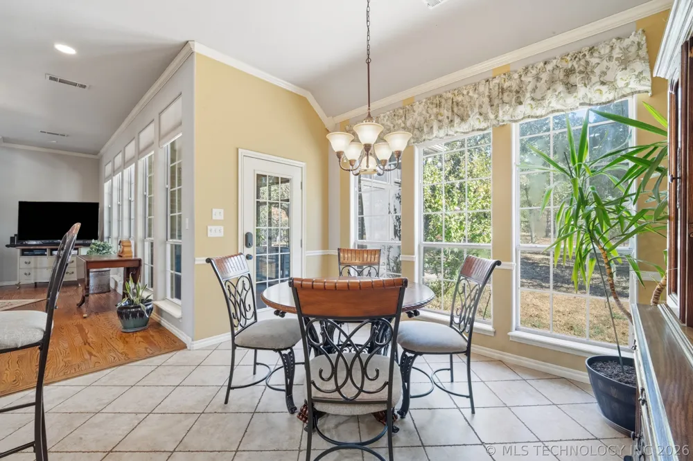 4975 Woodland Drive Skiatook, OK 74070