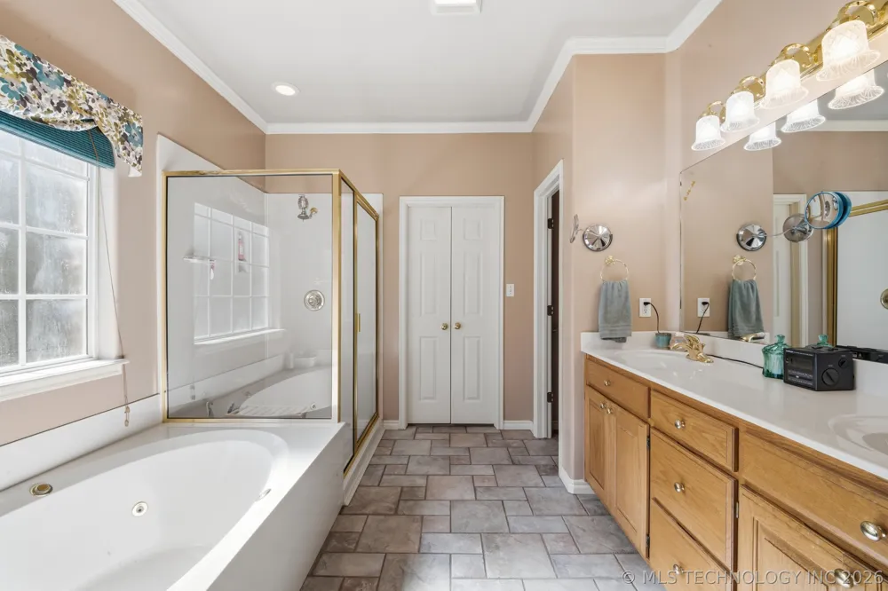4975 Woodland Drive Skiatook, OK 74070