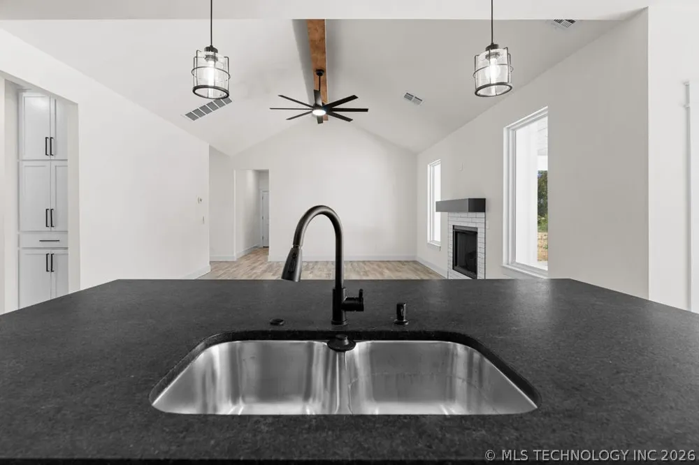 13123 Whimsical Lane Kingston, OK 73439