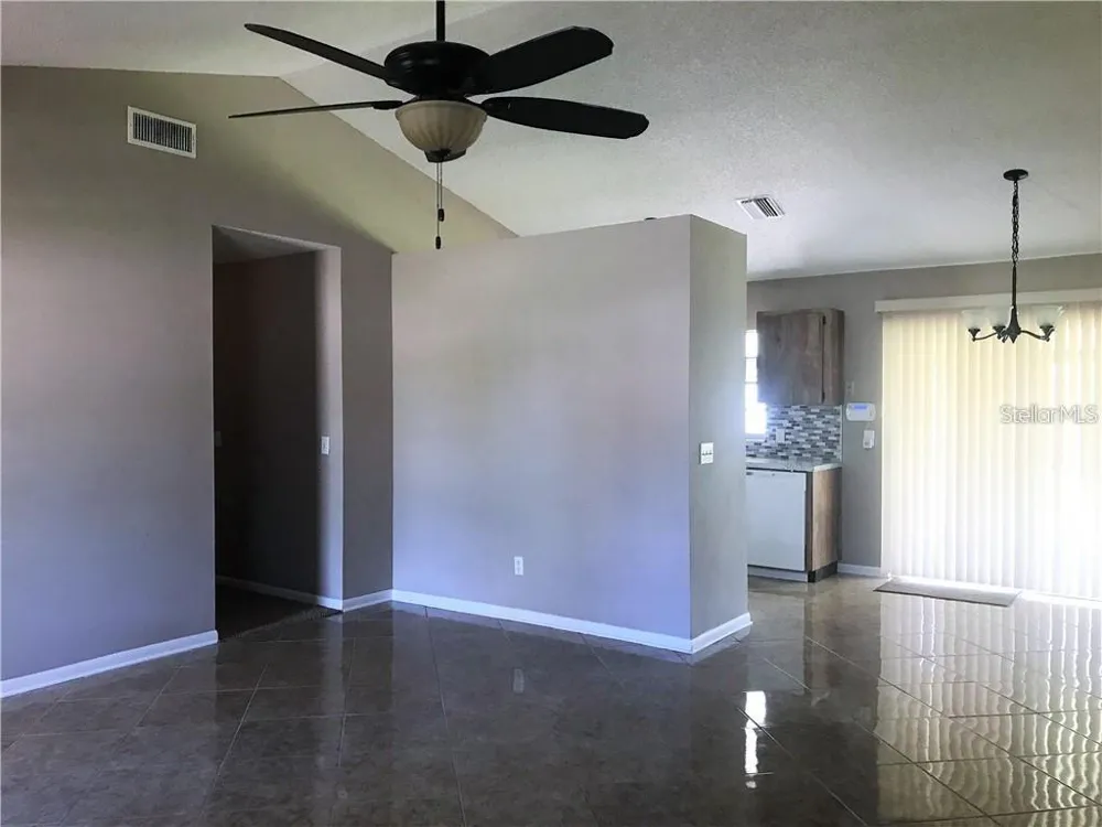 1001 JOHNSON LOOP Plant City, FL 33563