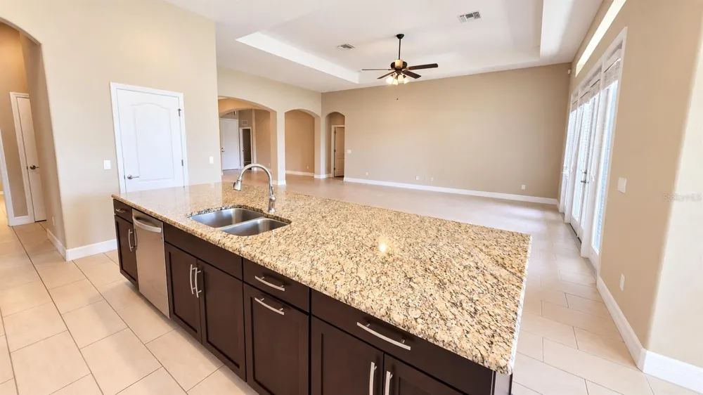 10619 MISTFLOWER LANE Tampa, FL 33647