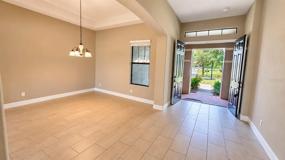 10619 MISTFLOWER LANE Tampa, FL 33647