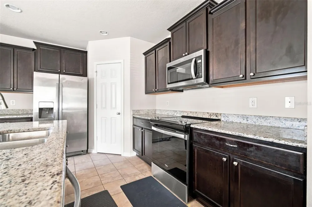 4755 SOMERSET HILL LANE Riverview, FL 33578
