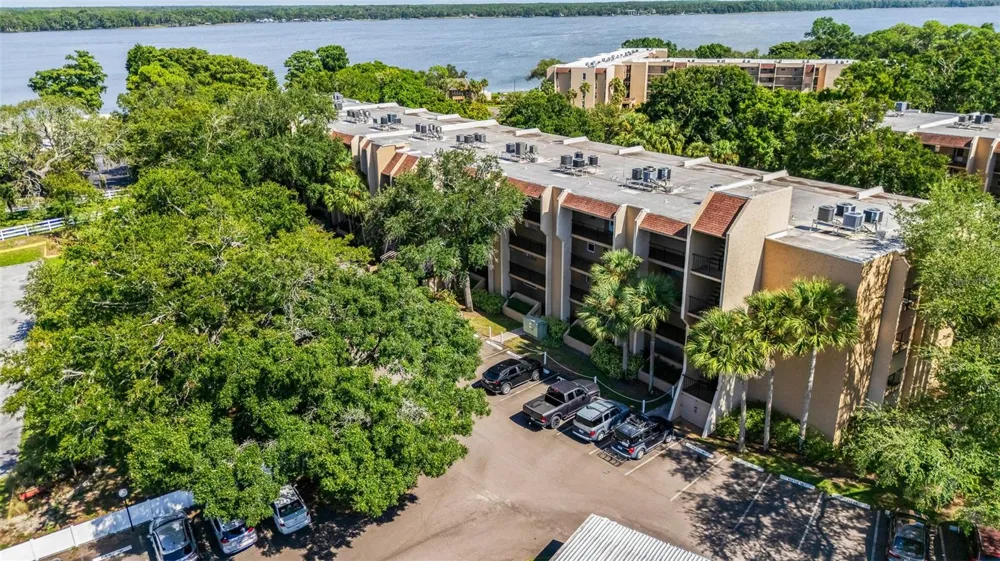90 HIGHLAND AVENUE S #402 Tarpon Springs, FL 34689