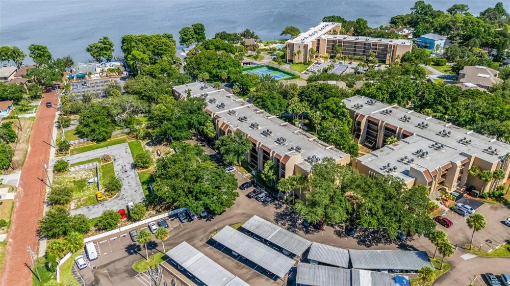 90 HIGHLAND AVENUE S #402 Tarpon Springs, FL 34689