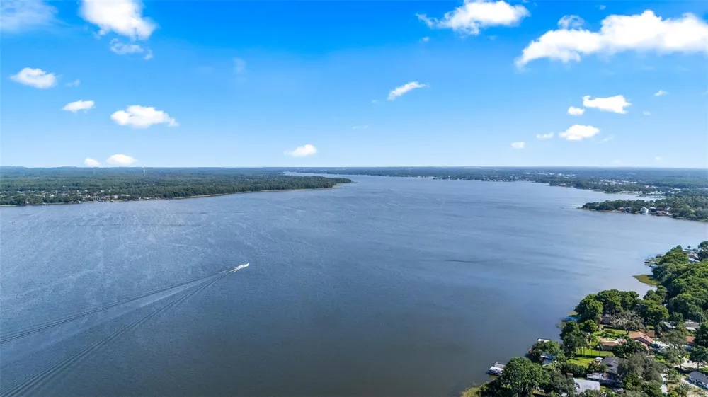 90 HIGHLAND AVENUE S #402 Tarpon Springs, FL 34689