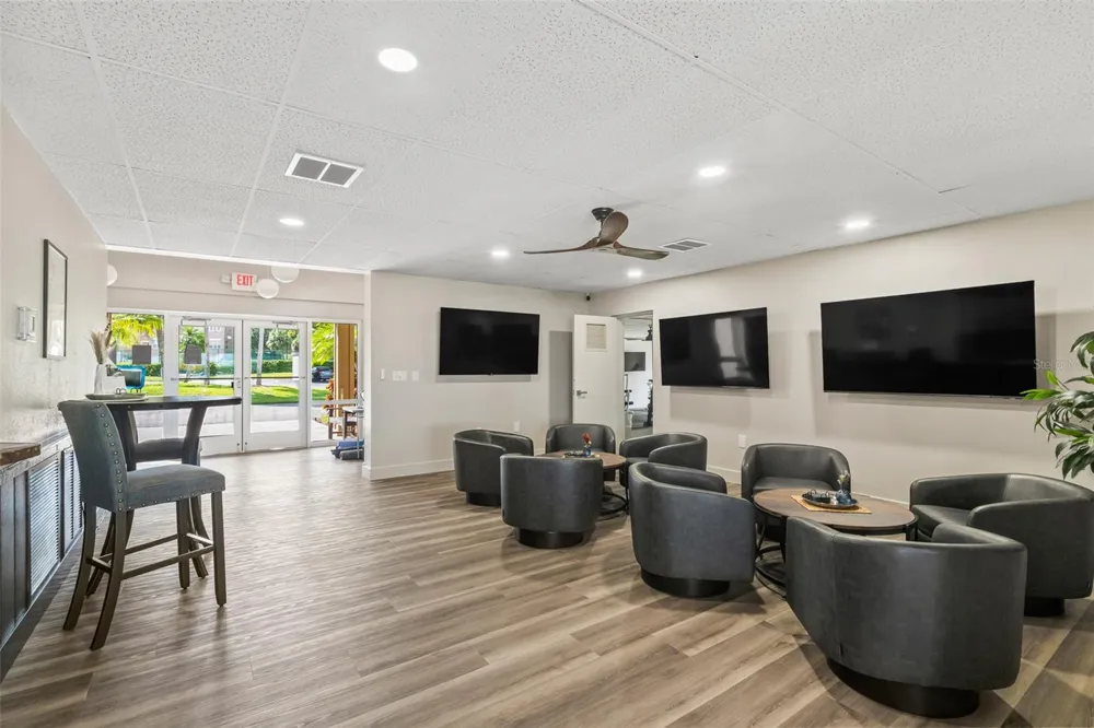 90 HIGHLAND AVENUE S #402 Tarpon Springs, FL 34689